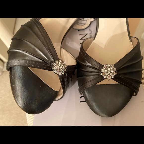 Pewter strappy sandals Benjamin Walk 8.5 - Picture 1 of 4
